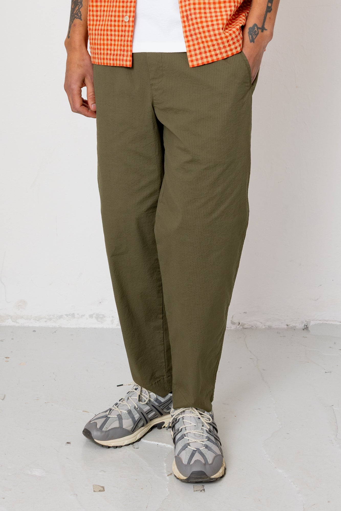 Folk | Folk Drawcord Assembly Pant - Dark Olive Seersucker