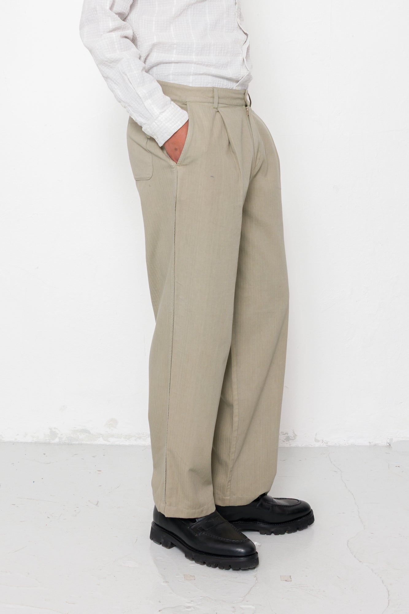 Folk | Folk Wide Fit Trouser - Silver Sage Herringbone