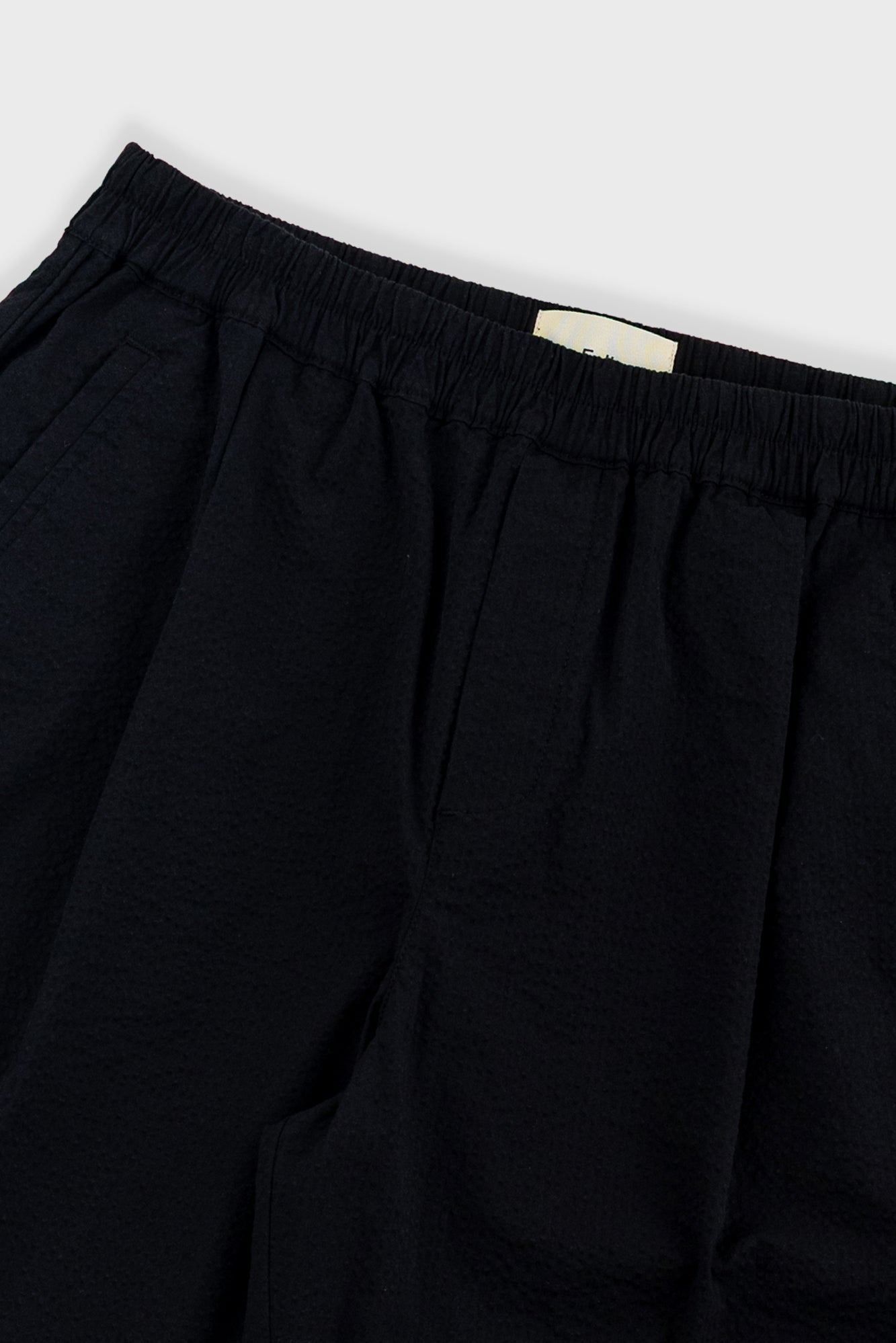 Folk Relaxed Assembly Short - Black Seersucker